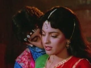 aamir khan gives juhi a hickey tum mere ho hot kissing scenes tmb