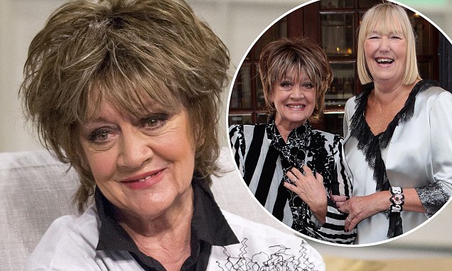 amanda barrie discusses her sexuality as she speaks about her wedding to hilary bonner daily mail online 2