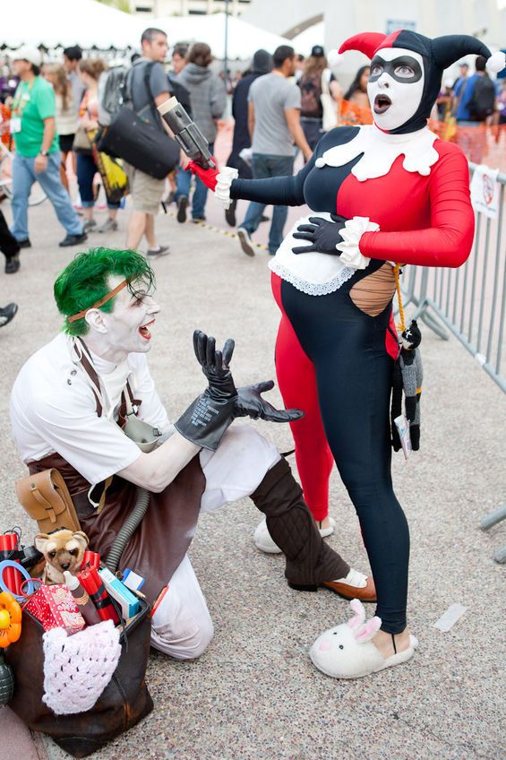 awesome pregnancy cosplays harley quinn joker and cosplay