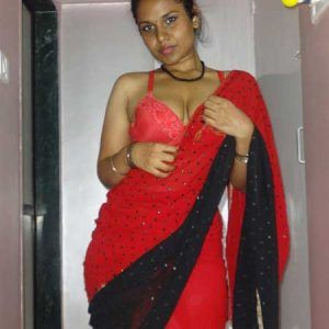 bangladeshi housewife changing saree blouse bra photos dhaka saree bra blouse open pictures