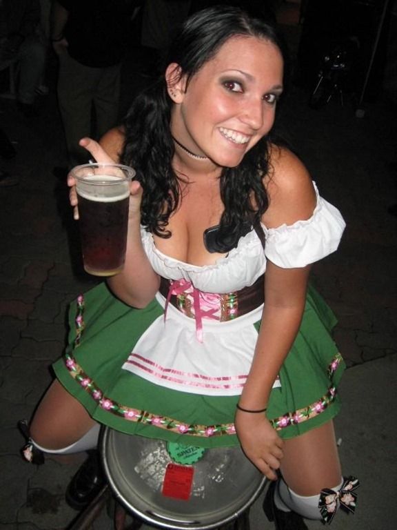 best the dirndl girls of oktoberfest images on pinterest beer girl germany and octoberfest girls
