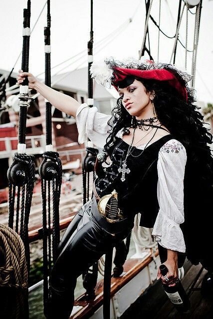 best the pirates wench images on pinterest pirates girls 1