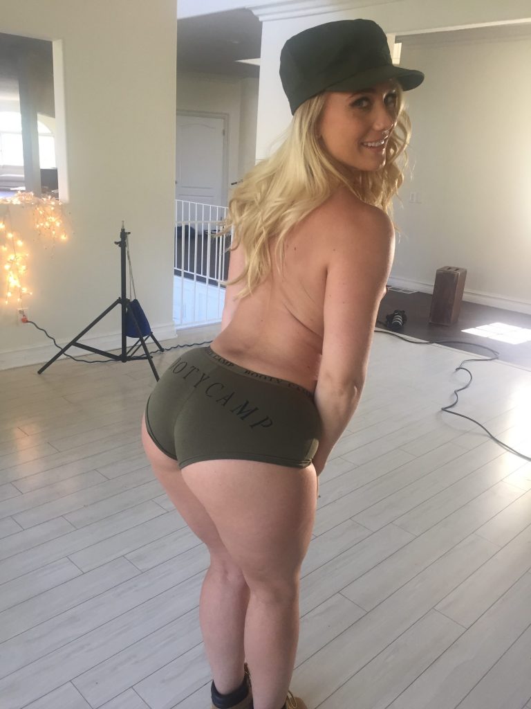 big booty blonde porn star aj applegate poses behind the scenes