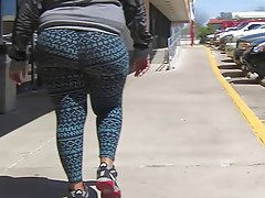 big fat jiggly juicy booty in yoga pants amateur big butts spandex