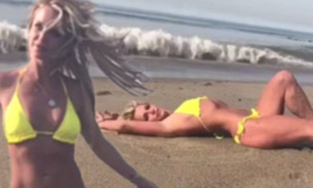 britney spears shows sexy bikini body in instagram video daily mail online