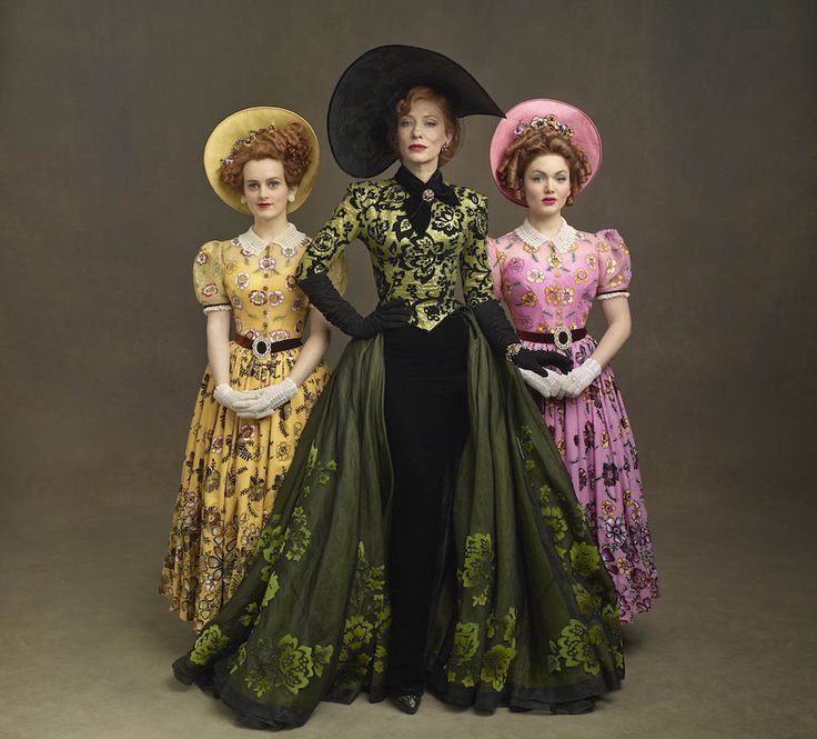 cate blanchett as cinderellas stepmother lady tremaine with sophie mcshera and holliday grainger as her daughters