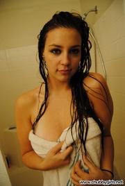 chubby long haired brunette teen taking shower year ago pics goldenbbw