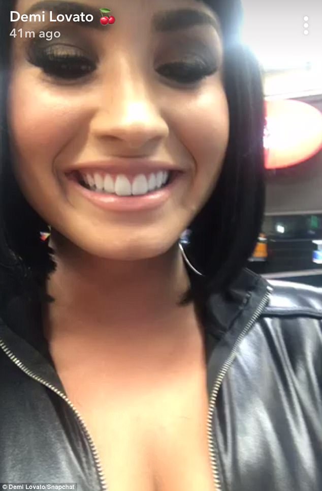 close up another close up showed demis thick eyelashes and full eye make