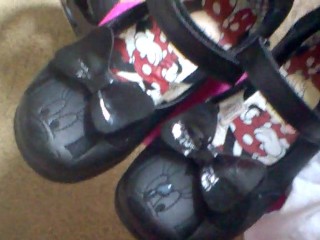 cumming on daughters mini mouse school shoes 1