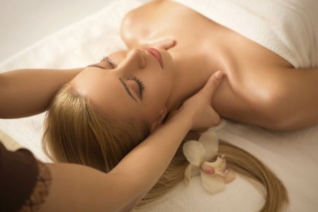 deal spa massage aarhus velvaerende thaimassage minutter