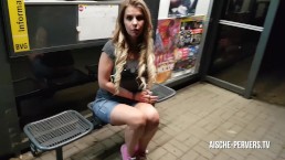 erwischt beim public blowjob sex facial an der bushaltestelle 1