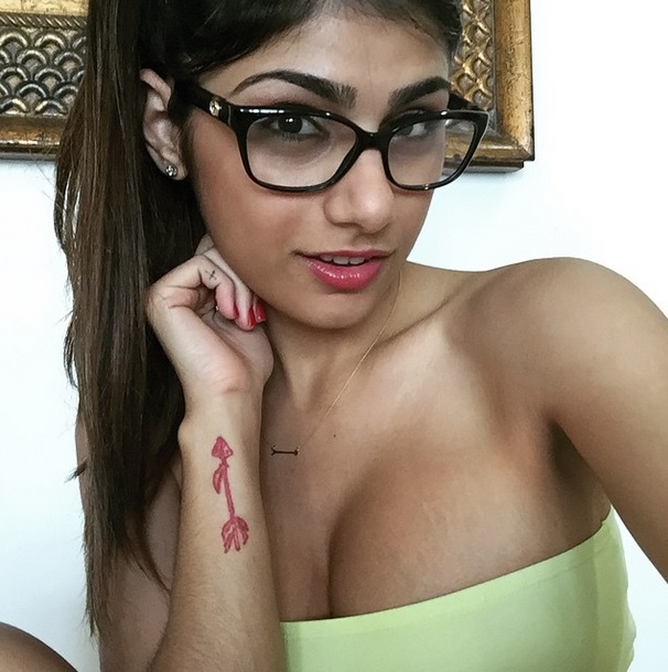 ex porn star mia khalifa offers nba boss to touch her if he increases john walls rating