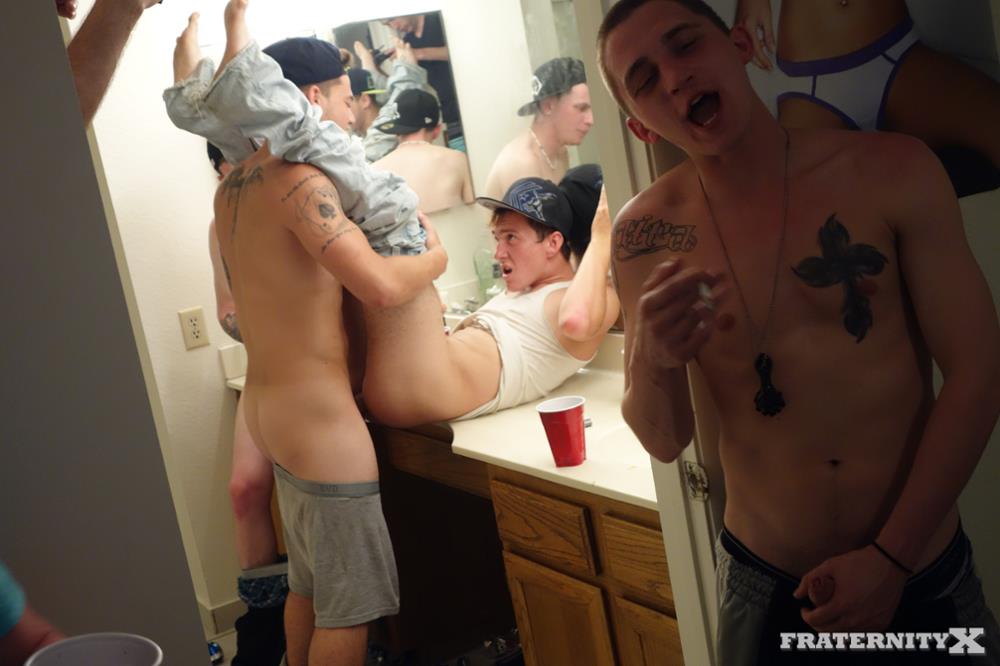 fraternity anthony and brad freshman getting barebacked frat guys amateur gay porn 5
