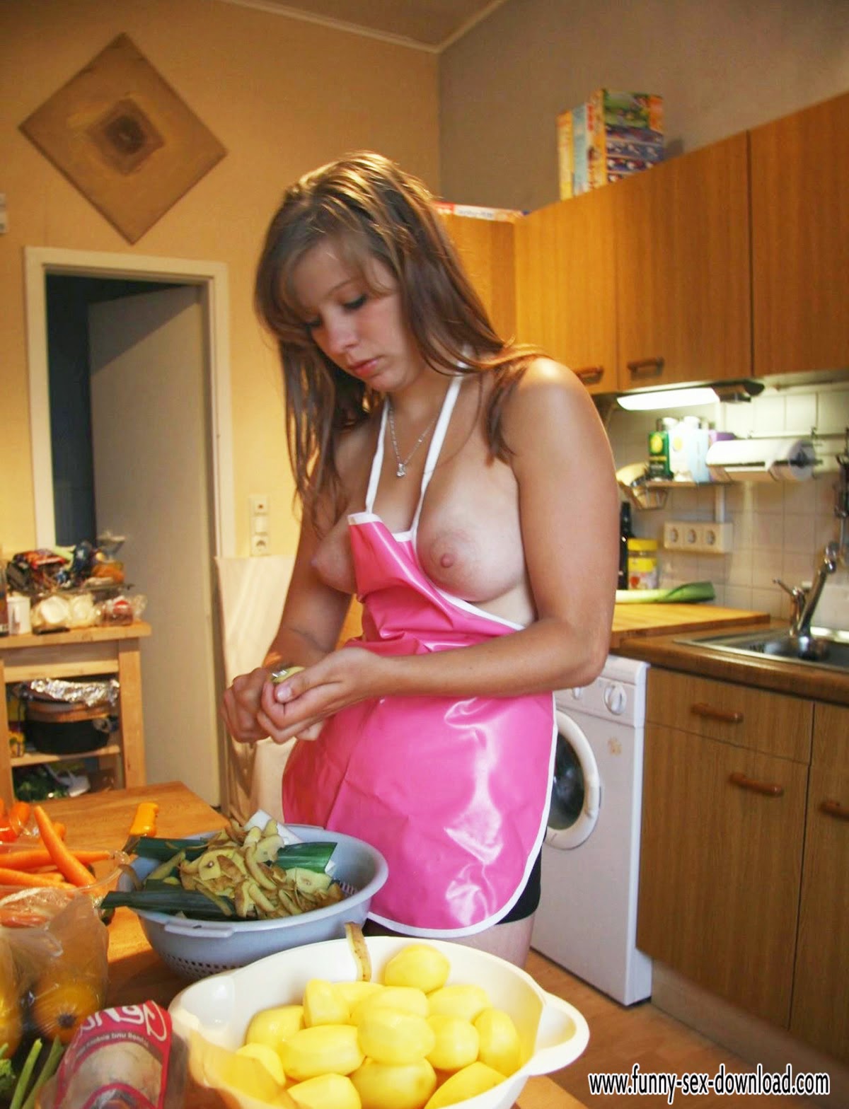 women having sex in the kitchen free pics