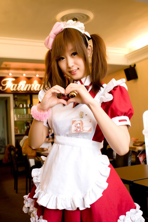 go to a maid cafe in april of i went to first maid cafe who lives in japan and never goes to a maid cafe