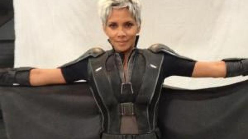 halle berry returns as storm in bryan singers men days of future past and here she is back in costume roxy reynolds porn