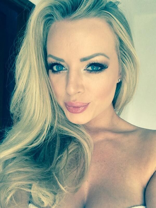 hannah claydon selfies re babes taking photos of themselves