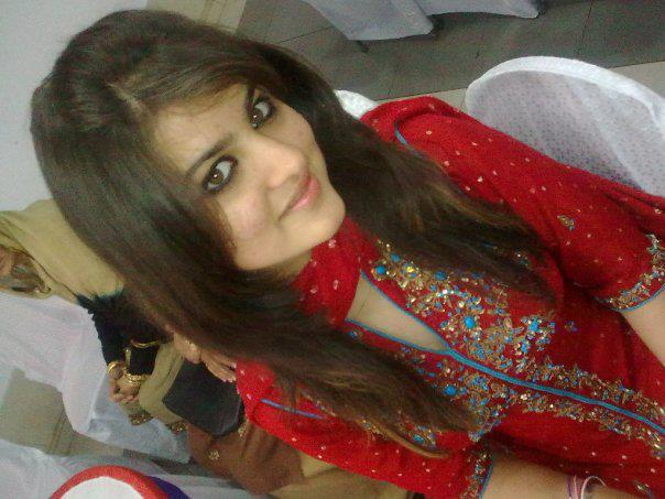 huma in red dress picture and facebook profile