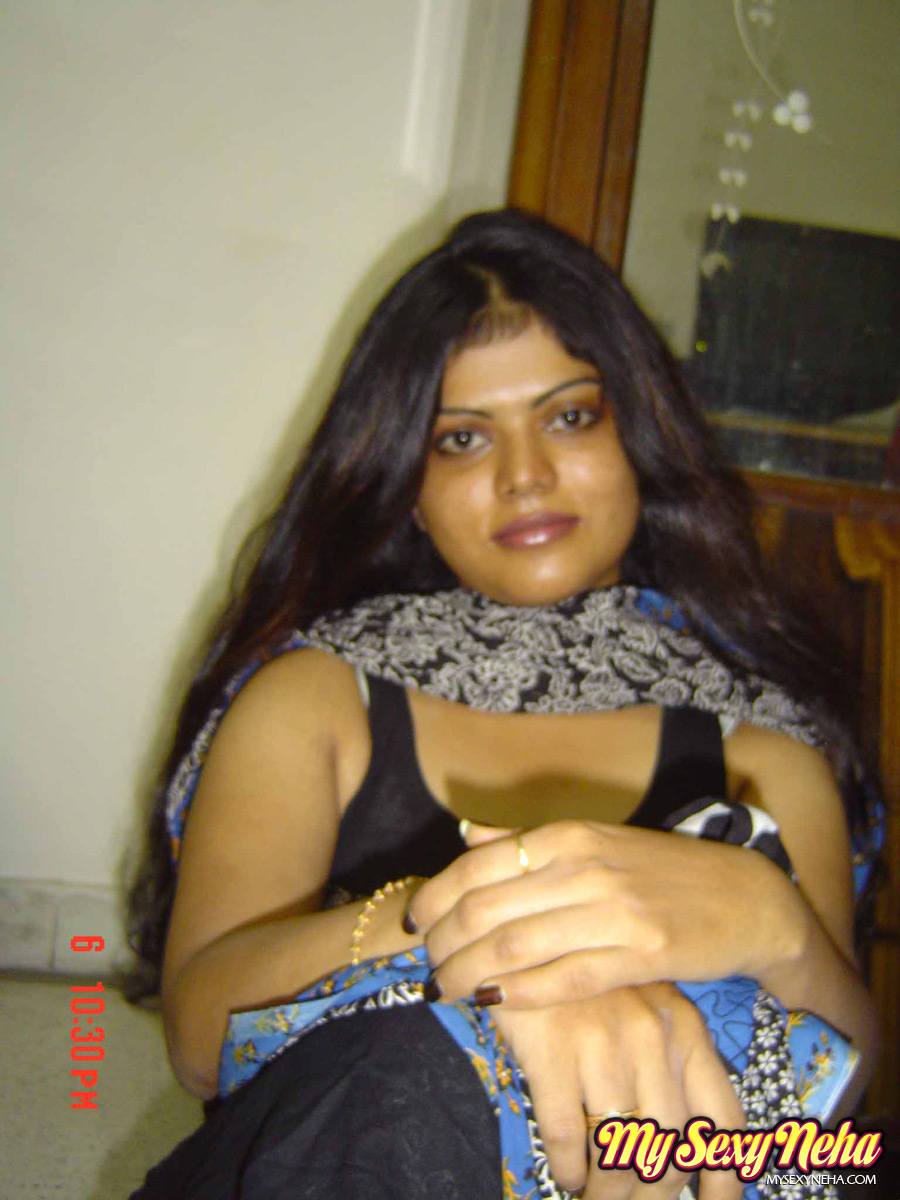 india nude girls neha sexy housewife from dessert picture 1