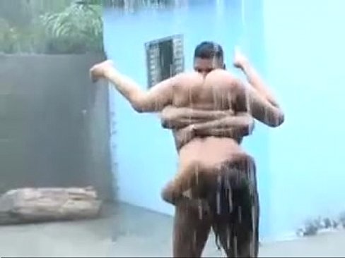 indian couple fuck in the rain
