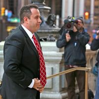 jared fogle sentenced to nearly years on child porn charges 6