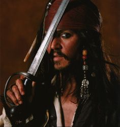 johnny depp as jack sparrow in pirates of the caribbean the curse of the black