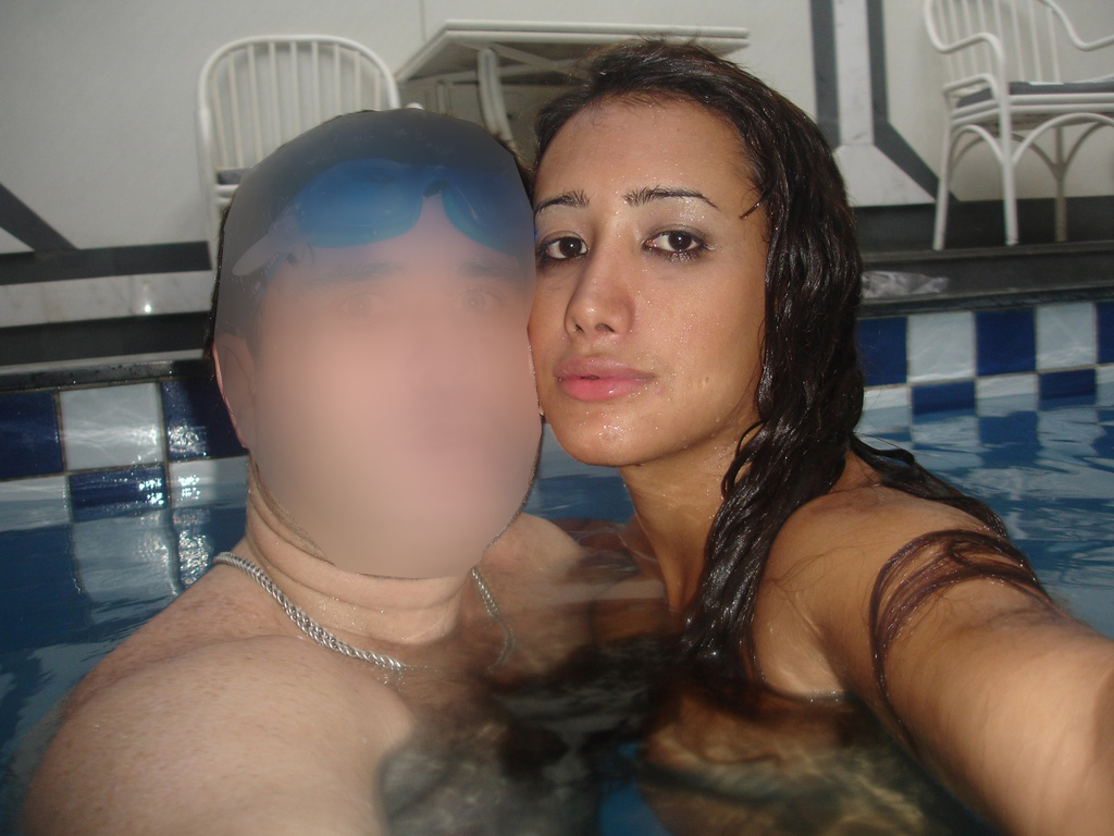 juliana nogueira in underwater moment with damazo