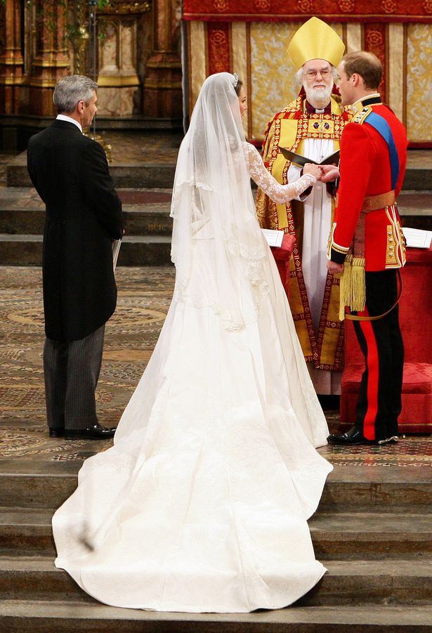 kate middletons wedding dress a look back at her iconic alexander mcqueen bridal gown mirror online
