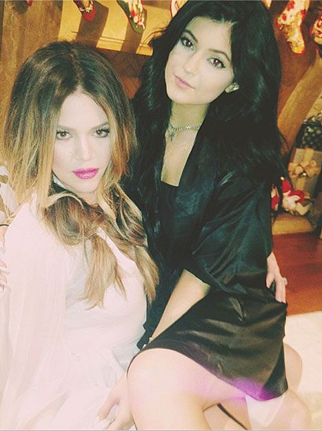 kim kardashian khloe kardashian share photos from christmas special