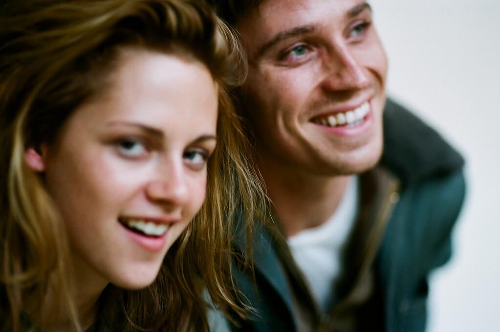 kristen stewart and garrett hedlund portray the characters of marylou and dean moriarty respectively