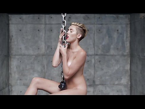 Miley Cyrus Tranny Porn - nude miley cyrus fake 2 - MegaPornX