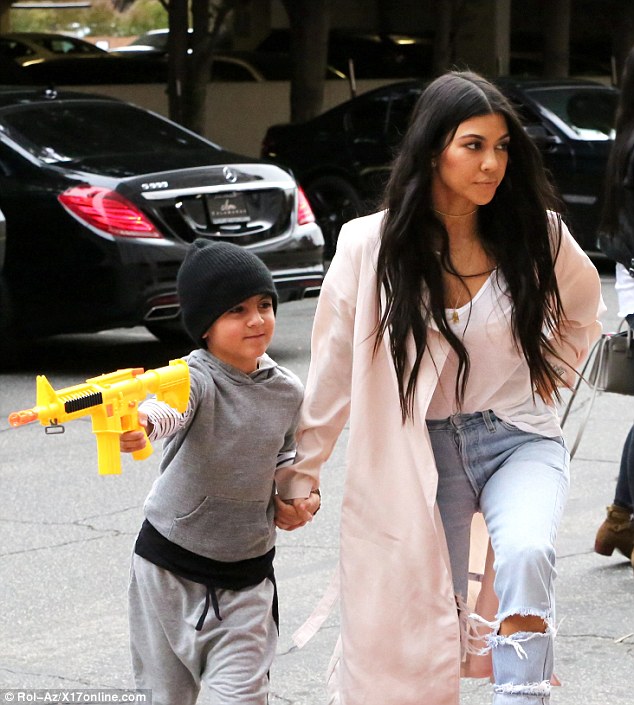moms little helper kourtney kardashian ran errands with the help of seven year