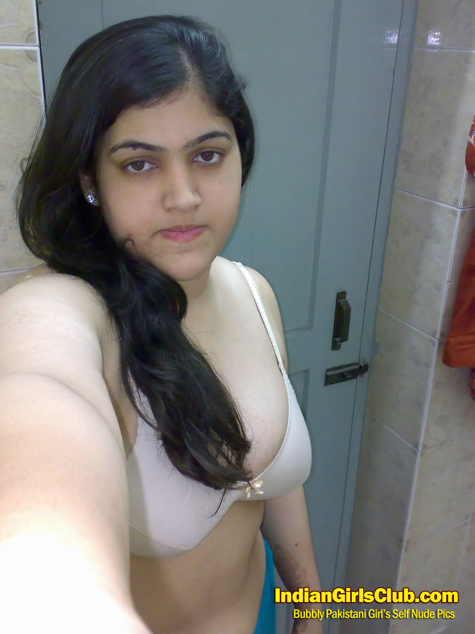 Pakistani Girls Nude Boobs Selfies Photo Desi Nude Pics 1