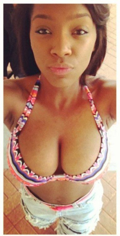 perfect hot ebony selfshot her big natural wonderful boobs in bikini