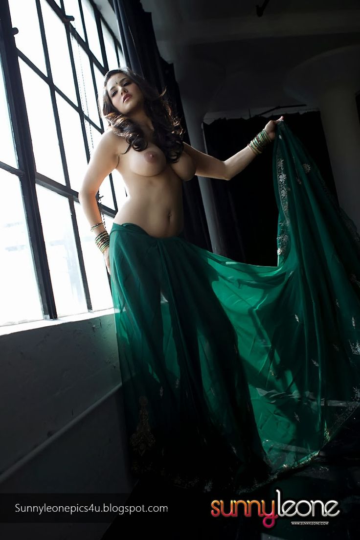 photos of sunny leone striping her transparent green saree for free