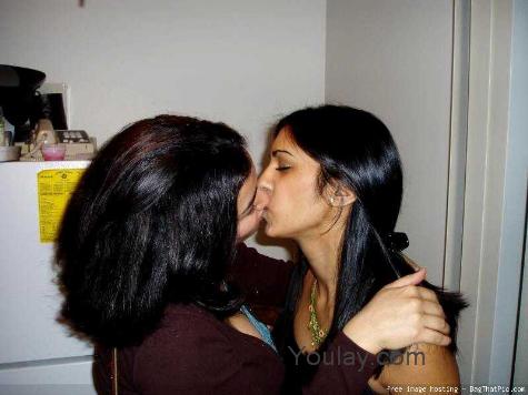 pixels indian desi lesbians kissing indian lesbians sexy indian hot porn xxx