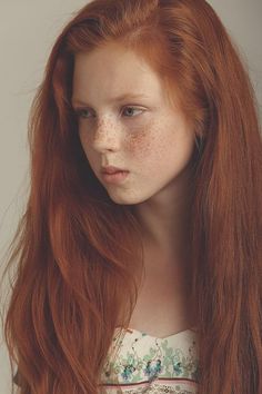 redhead beautiful see more woman devo fuggire da questo mio amore che lui non ha capito e non vuole