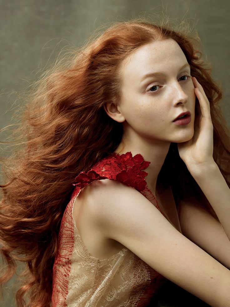 redheads jessica chastain julianne moore florence welch and more annie leibovitz for vogue