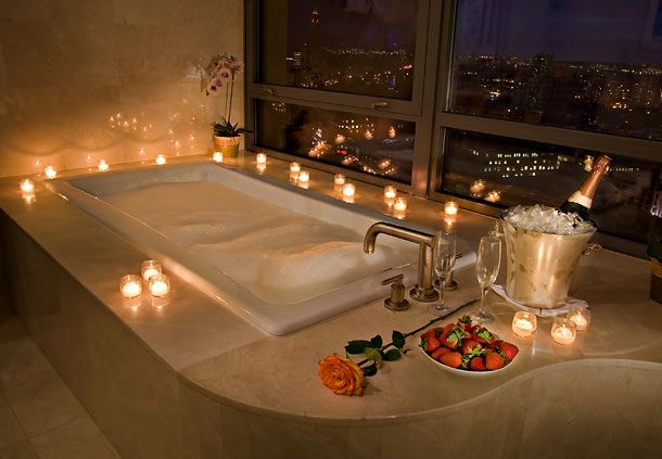 romantic bath with candles and rose petals another sexy date idea 3