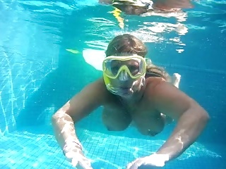 roxalana chech in scuba diving in the pool porn tube video