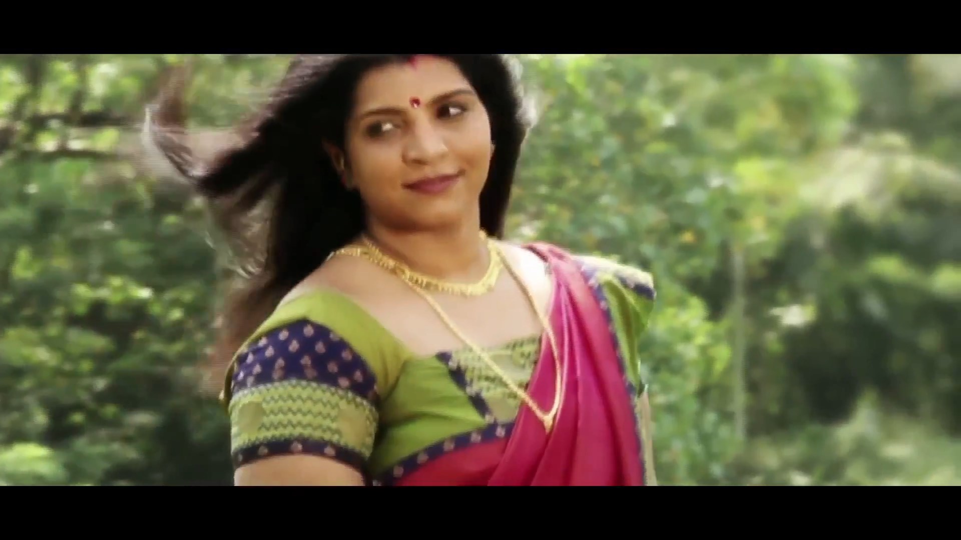 saritha nair hot in saree snapshot
