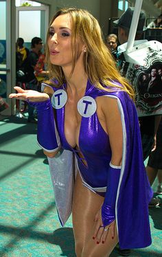 sdcc comic con cosplay lady titan tanya tate