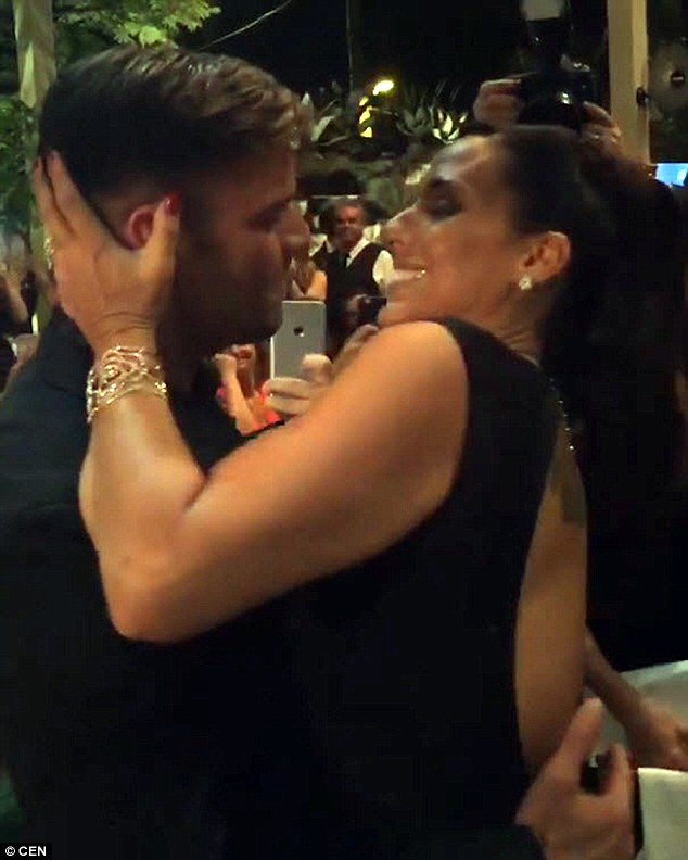 sensation the videos of this kiss quickly went viral and ricky martin became