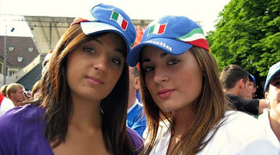 sexy female football fans damn cool pictures 2
