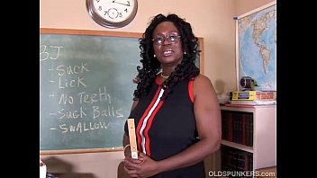 sexy mature black teacher fucks her juicy pussy old spunkers