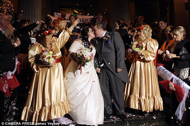 she did it miranda hart managed to pull off a wedding in less than one