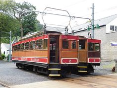 snaefell mountain railway cars and at summit station