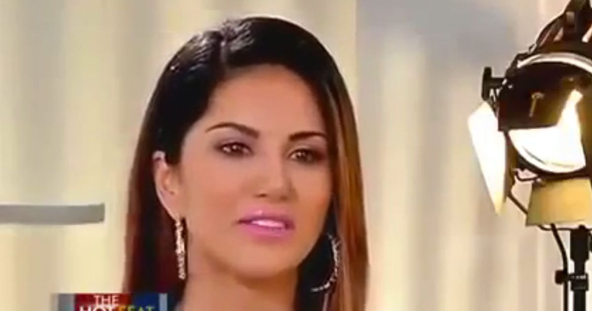 sunny leone ex porn star turned bollywood actress in awkward interview as she shuts down rude questioner mirror online