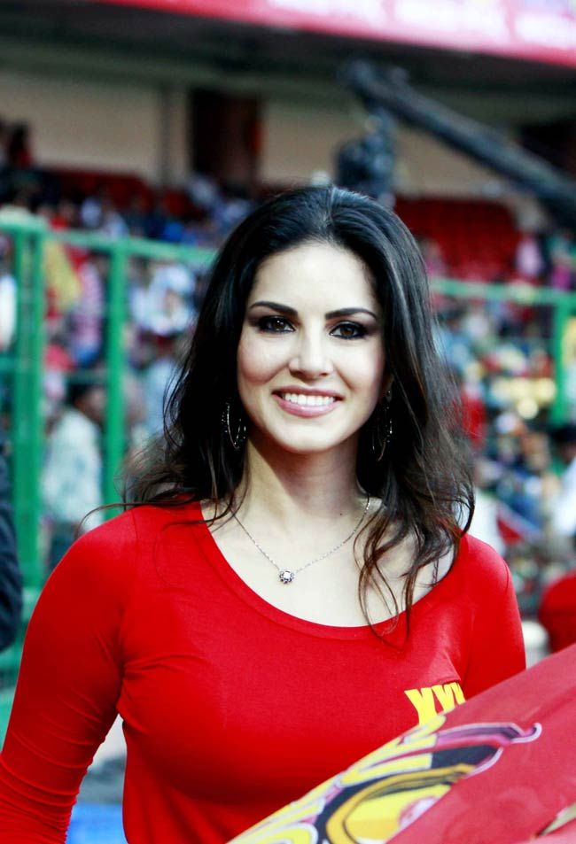 sunny leone was all smiles as she attended one of the celebrity cricket league matches recently
