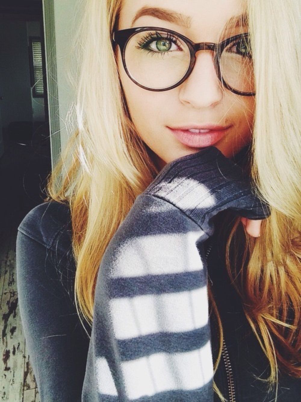 this girl victoire weasley wear a cool plastic glasses with a classic panto shape 1